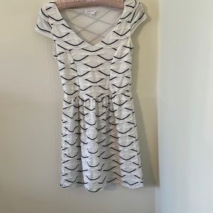 Socialite Black and White Short sleeve Dress XS